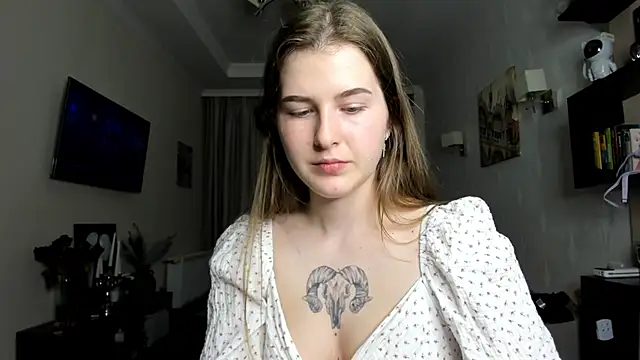 Snapshot of OhMyAlice chatting on 15, 4, 2026 OhMyAlice online show from 15, 4, 2026