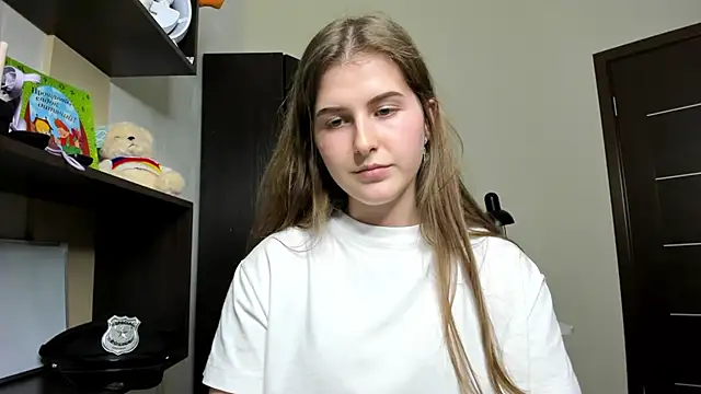 Snapshot of OhMyAlice chatting on 28, 4, 2026 OhMyAlice online show from 28, 4, 2026