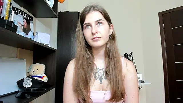 Snapshot of OhMyAlice chatting on 18, 5, 2026 OhMyAlice online show from 18, 5, 2026