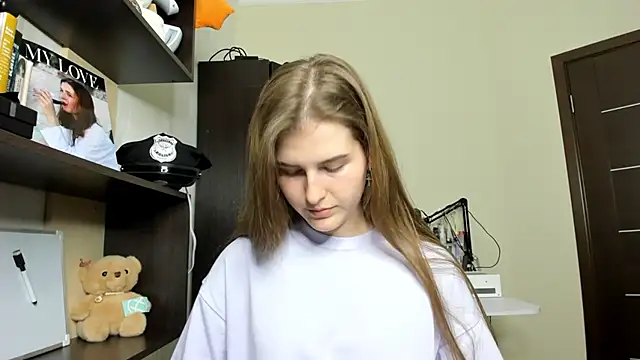 Snapshot of OhMyAlice chatting on 10, 6, 2026 OhMyAlice online show from 10, 6, 2026