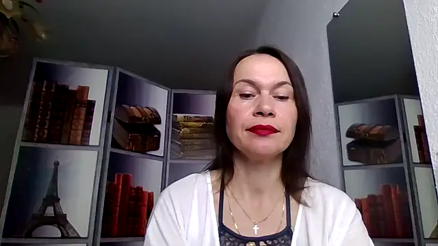 Selena Moo online show from 15, 4, 2026