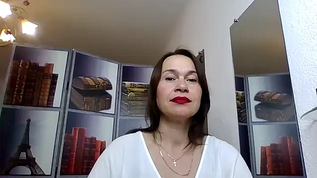 Selena Moo online show from 9, 5, 2026