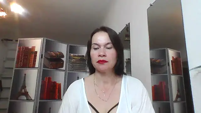 Selena Moo online show from 10, 6, 2026