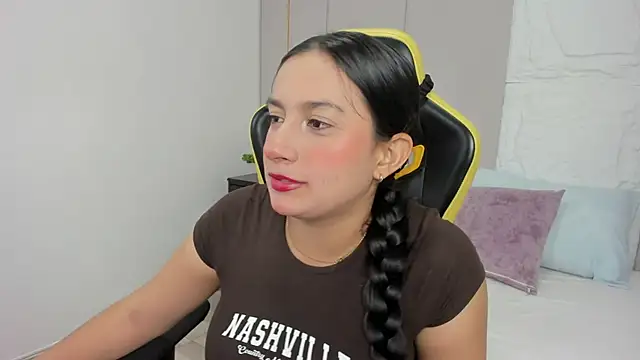 Snapshot of kira_relish chatting on 15, 4, 2026 kira relish online show from 15, 4, 2026