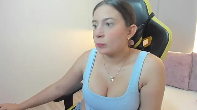 Snapshot of kira_relish chatting on 21, 4, 2026 kira relish online show from 21, 4, 2026