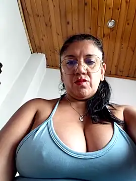 Snapshot of Mielx chatting on 15, 4, 2026 Mielx online show from 15, 4, 2026