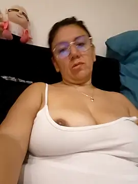 Snapshot of Mielx chatting on 17, 4, 2026 Mielx online show from 17, 4, 2026