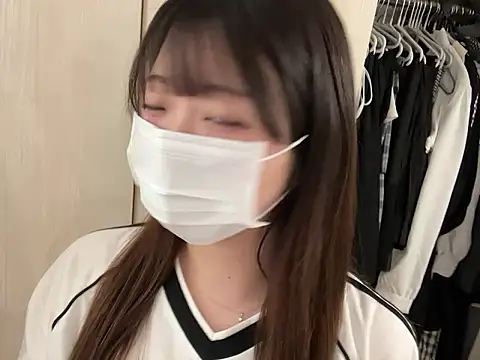 y-u-r-a-33 online show from 14, 4, 2026