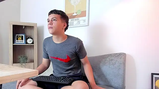 dennis hills online show from 21, 3, 2026