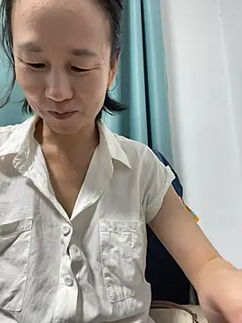 lilysister66 online show from 30, 6, 2026