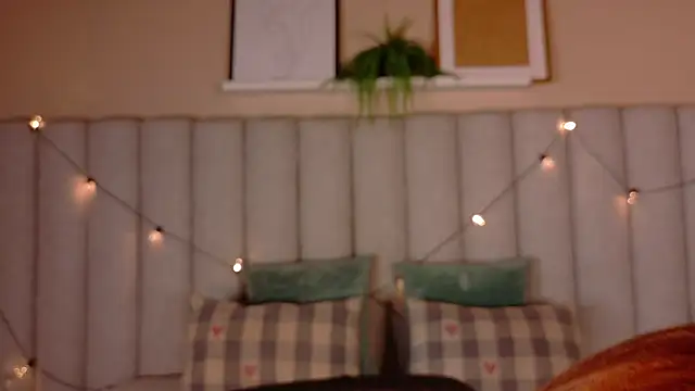 Snapshot of StarrMoon__ chatting on 3, 4, 2026 StarrMoon online show from 3, 4, 2026