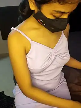 Snapshot of ALIZA_FENDY chatting on 19, 4, 2026 ALIZA FENDY online show from 19, 4, 2026