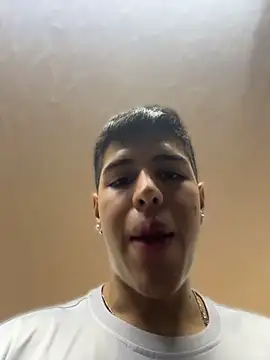 Snapshot of Angel_khouri_ chatting on 22, 4, 2026 Angel khouri online show from 22, 4, 2026