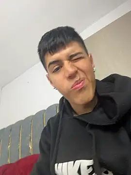 Snapshot of Angel_khouri_ chatting on 18, 5, 2026 Angel khouri online show from 18, 5, 2026