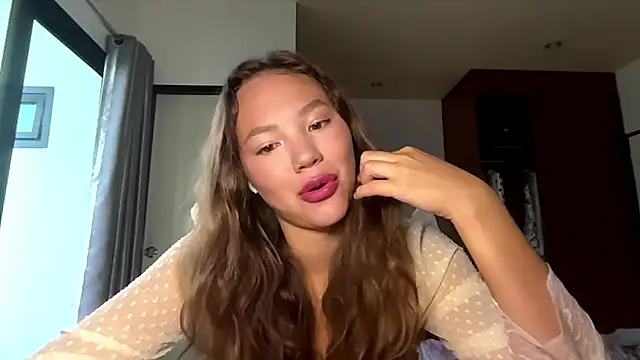 Snapshot of kamila_18_french chatting on 7, 4, 2026 kamila 18 french online show from 7, 4, 2026
