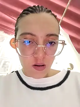 Snapshot of Greta_silber26 chatting on 29, 4, 2026 Greta silber26 online show from 29, 4, 2026