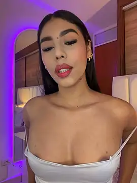 Snapshot of Rossie_Blooms chatting on 12, 6, 2026 Rossie Blooms online show from 12, 6, 2026
