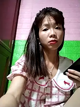 Snapshot of AmyLinee01 chatting on 7, 6, 2026 AmyLinee01 online show from 7, 6, 2026