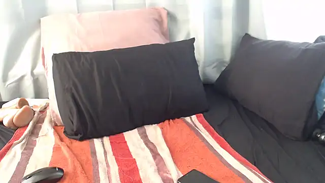 Snapshot of Lucia-boobs chatting on 23, 7, 2026 Lucia-boobs online show from 23, 7, 2026