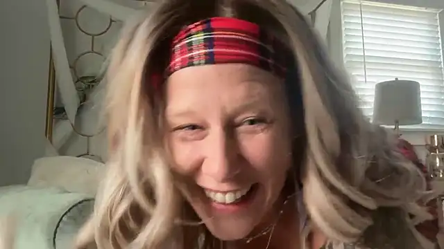 Snapshot of lillysworld chatting on 26, 3, 2026 lillysworld online show from 26, 3, 2026