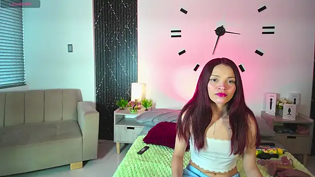 aurora petitee online show from 25, 4, 2026