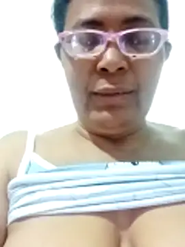 Snapshot of sexymomsn chatting on 13, 4, 2026 sexymomsn online show from 13, 4, 2026