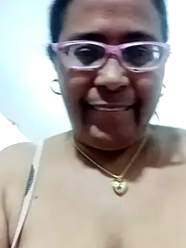 Snapshot of sexymomsn chatting on 24, 4, 2026 sexymomsn online show from 24, 4, 2026