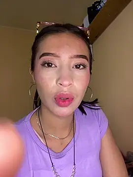 Snapshot of Itze_Mua chatting on 5, 4, 2026 Itze Mua online show from 5, 4, 2026