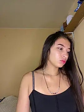 Snapshot of Itze_Mua chatting on 8, 4, 2026 Itze Mua online show from 8, 4, 2026