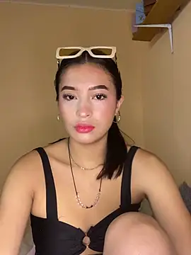 Snapshot of Itze_Mua chatting on 19, 4, 2026 Itze Mua online show from 19, 4, 2026