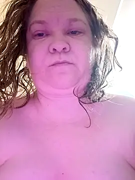 Snapshot of _Yourpussy_ chatting on 5, 5, 2026 Yourpussy online show from 5, 5, 2026