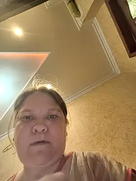 Snapshot of _Yourpussy_ chatting on 6, 5, 2026 Yourpussy online show from 6, 5, 2026