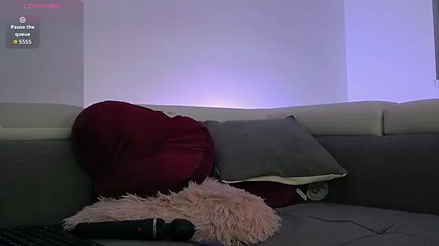 Snapshot of loveKyliee chatting on 7, 4, 2026 loveKyliee online show from 7, 4, 2026
