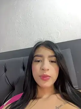 Snapshot of Hannaa_blondee chatting on 8, 4, 2026 Hannaa blondee online show from 8, 4, 2026