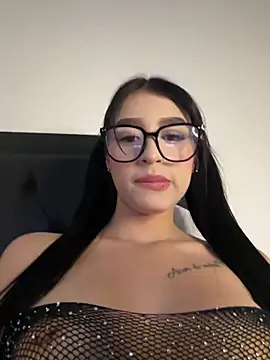 Snapshot of Hannaa_blondee chatting on 24, 4, 2026 Hannaa blondee online show from 24, 4, 2026