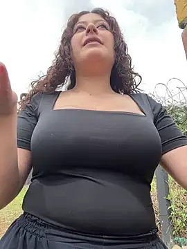 Snapshot of Amber_rosse_outdoors chatting on 27, 3, 2026 Amber rosse outdoors online show from 27, 3, 2026