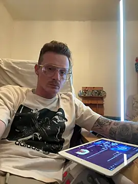 Snapshot of 6Robinson1996 chatting on 29, 3, 2026 6Robinson1996 online show from 29, 3, 2026