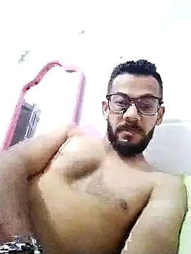 Snapshot of Alimohamed08 chatting on 6, 5, 2026 Alimohamed08 online show from 6, 5, 2026