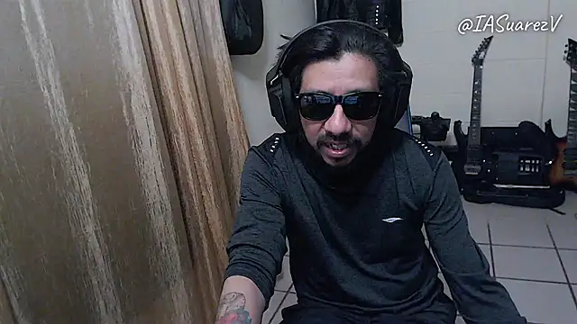 Snapshot of IASuarezV chatting on 16, 4, 2026 IASuarezV online show from 16, 4, 2026