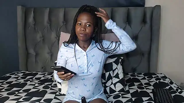 Snapshot of Cybil_Hearts chatting on 24, 4, 2026 Cybil Hearts online show from 24, 4, 2026
