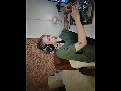Snapshot of StijenaHunt chatting on 1, 5, 2026 StijenaHunt online show from 1, 5, 2026