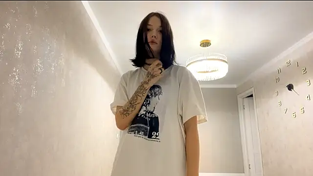 Snapshot of LinHebron chatting on 23, 3, 2026 LinHebron online show from 23, 3, 2026