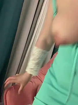 Snapshot of xiaomei89 chatting on 24, 3, 2026 xiaomei89 online show from 24, 3, 2026