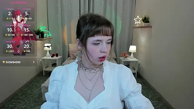 Snapshot of LeonaHicks chatting on 9, 4, 2026 LeonaHicks online show from 9, 4, 2026