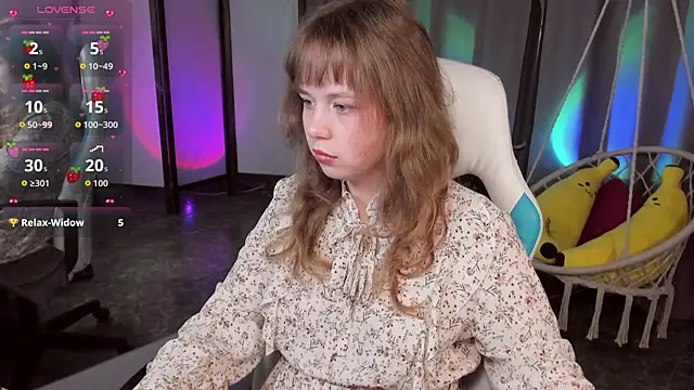 Snapshot of LeonaHicks chatting on 18, 5, 2026 LeonaHicks online show from 18, 5, 2026