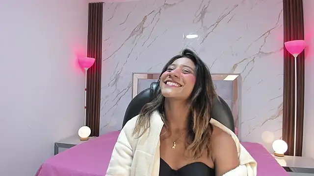 Snapshot of EsperanzaMora chatting on 18, 4, 2026 EsperanzaMora online show from 18, 4, 2026