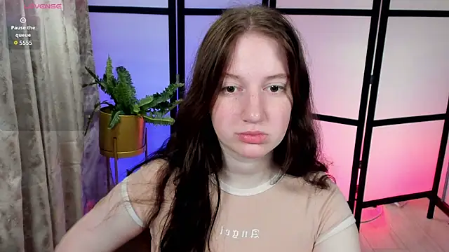 Snapshot of Elisabeth_Binder chatting on 9, 4, 2026 Elisabeth Binder online show from 9, 4, 2026