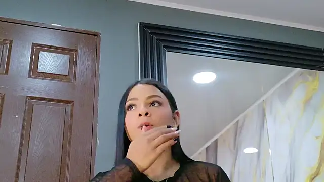Snapshot of LindaFrancoo chatting on 12, 5, 2026 LindaFrancoo online show from 12, 5, 2026