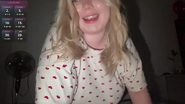 cutiejuliee online show from 13, 5, 2026