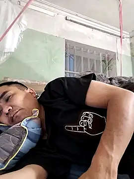 Snapshot of Tinh_love chatting on 1, 4, 2026 Tinh love online show from 1, 4, 2026